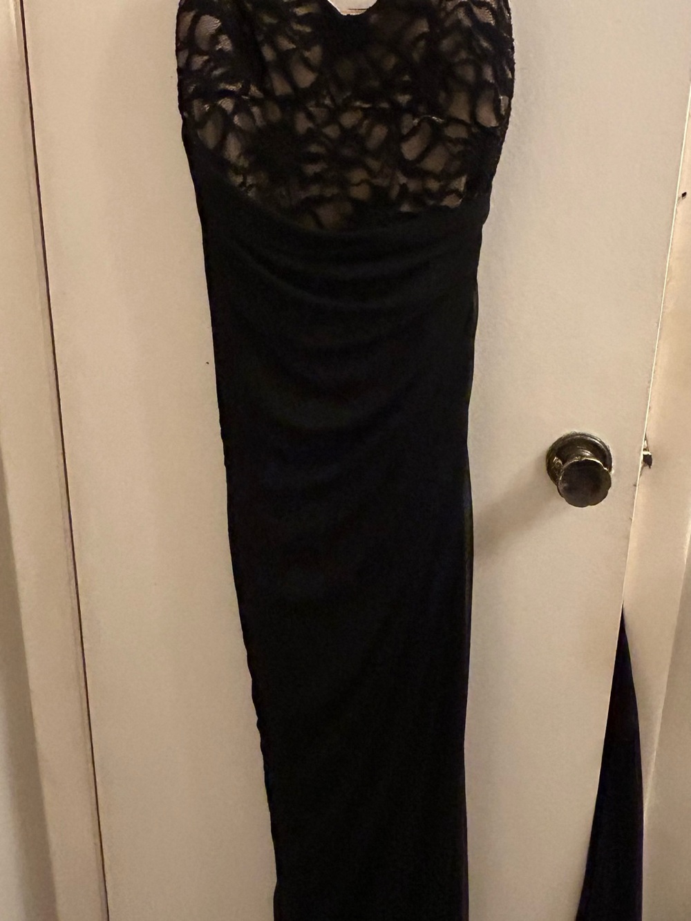 Jump Apparel Elegant Black Lace-Detail Evening Dress